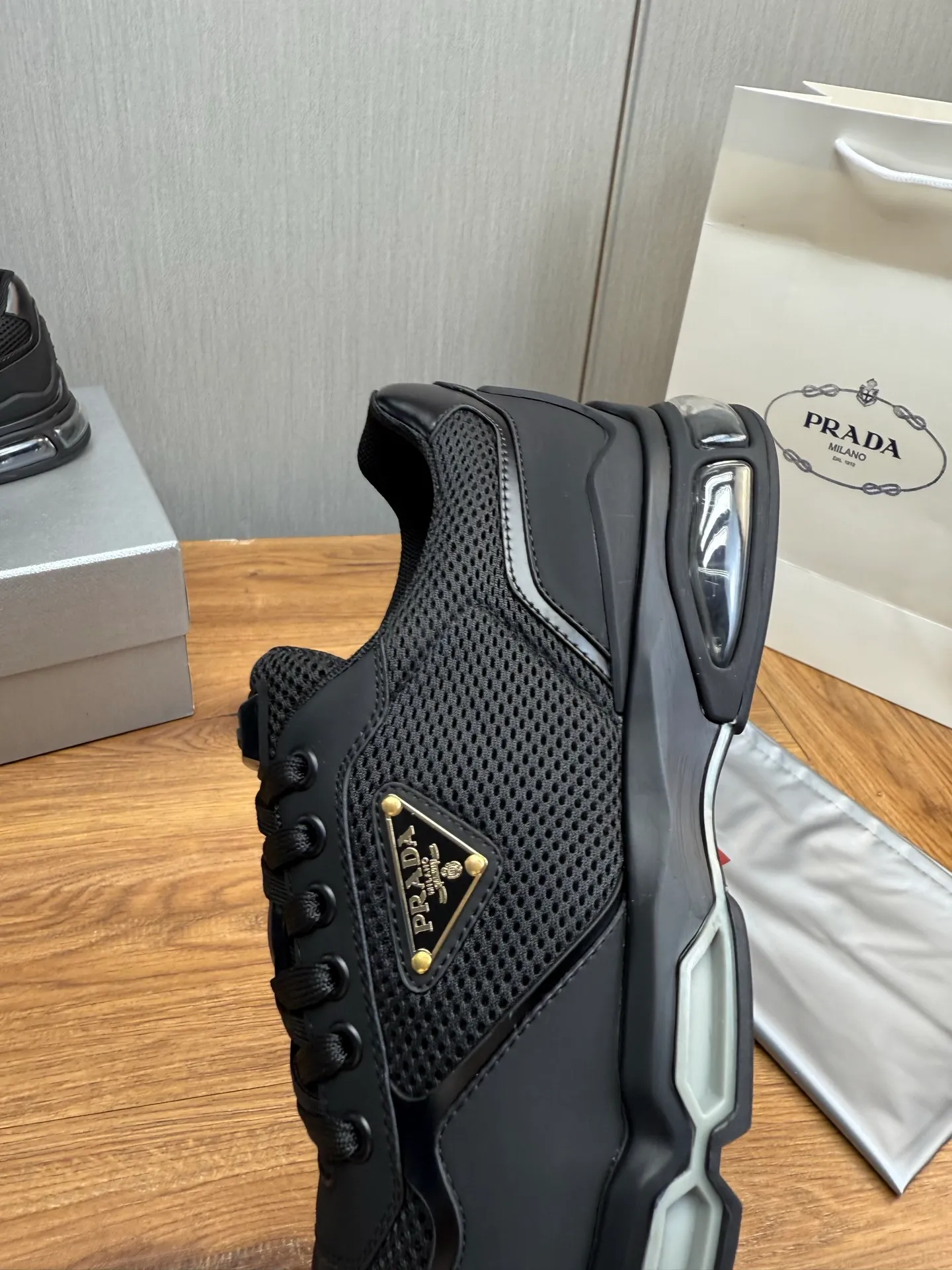 Men's shoes 💰660💰 [PRADA] Men's shoes are popular in the counter, high-quality shipments ✔️Official website synchronization, original imported cowhide with comfortable mesh + cowhide lining, 1⃣️:1⃣️reproduction, original factory air-cushioned original sole, 38-45